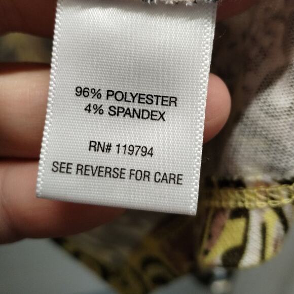 One World Women's Size Large Abstract Gold Yellow V-Neck Asymmetric Hem Top - Picture 6 of 7